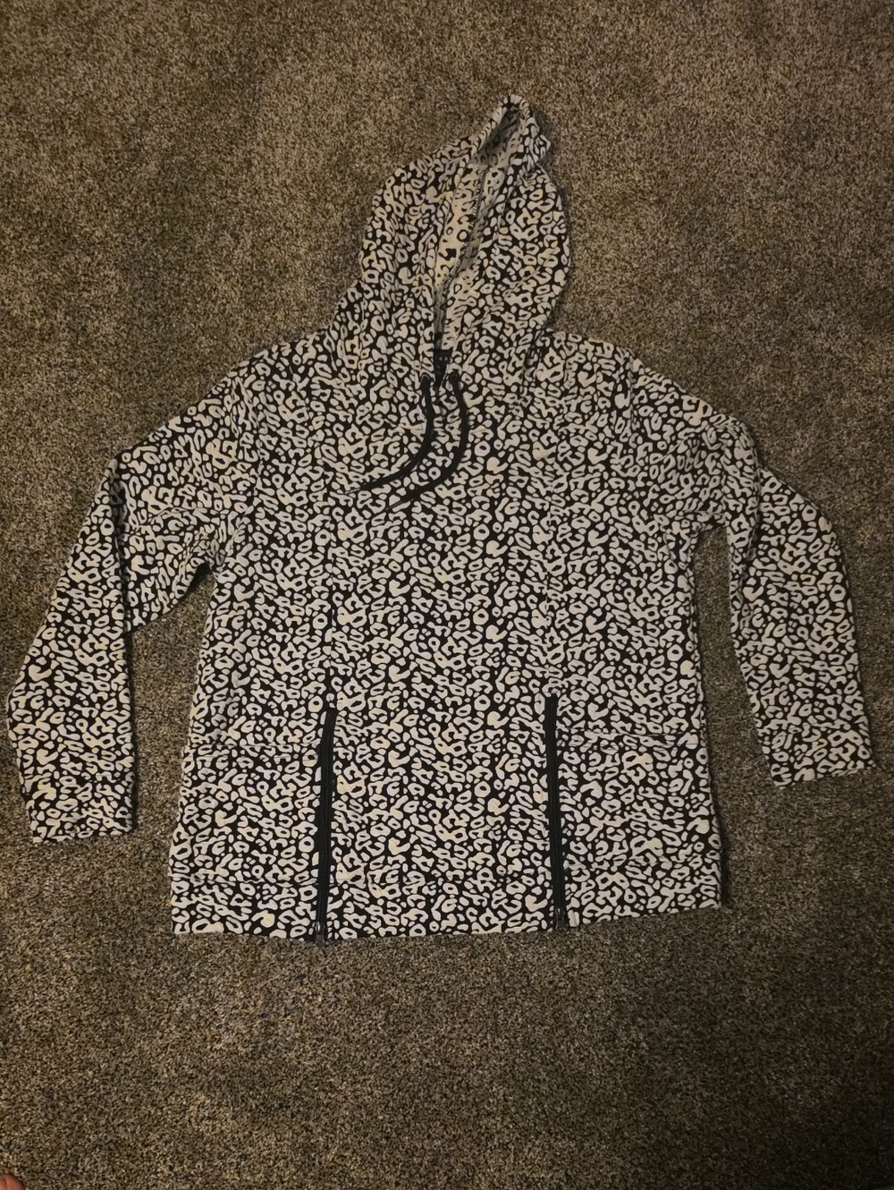 Women's patterned hooded garment